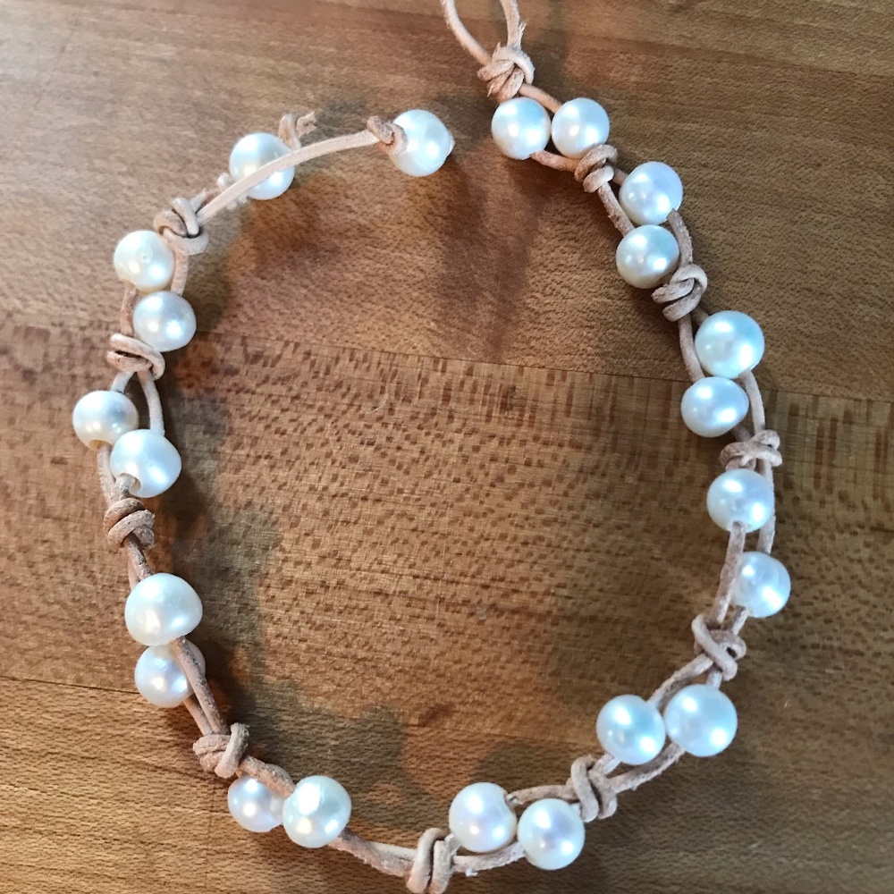 Handmade genuine leather and freshwater pearl anklet